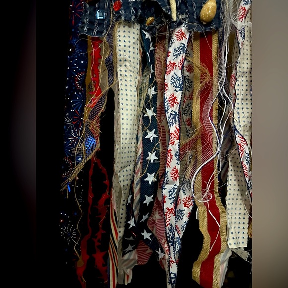 Handcrafted, vintage looking USA ribbon flag. Shells for the 4th of July! - Picture 2 of 11